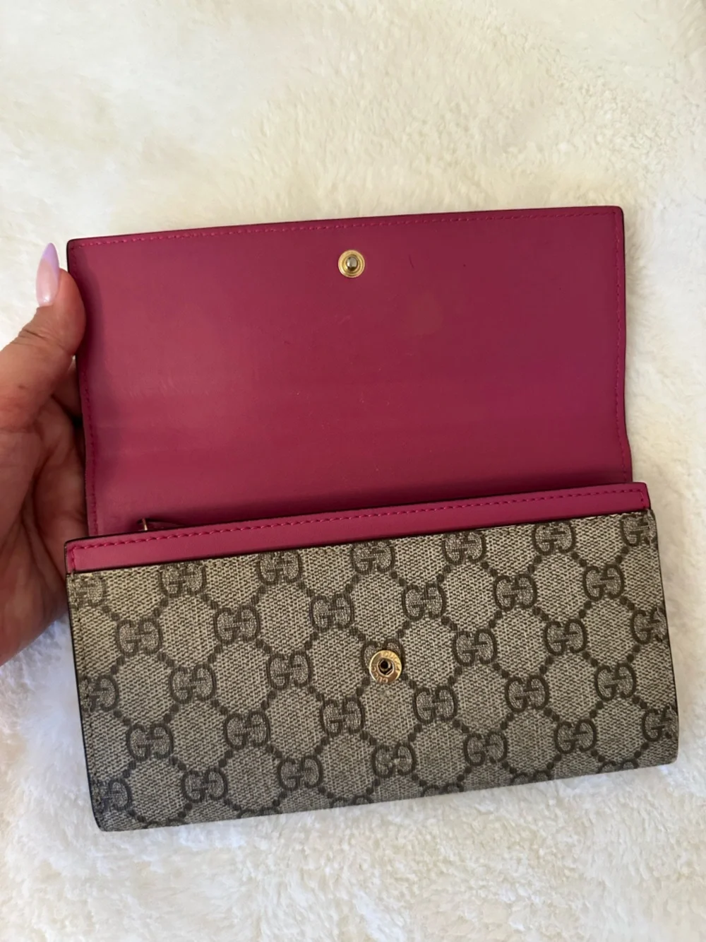 Gucci GG Supreme Canvas Wallet with Pink and Red color way - Picture 3 of 7